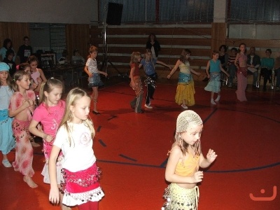 Pohni kostrou