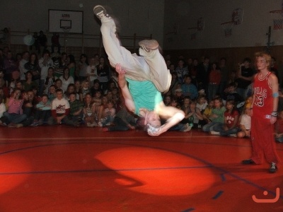 Pohni kostrou