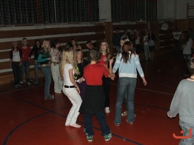 Pohni kostrou