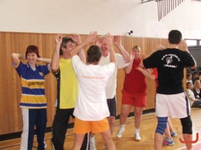 Sportovní klání žáků proti učitelům