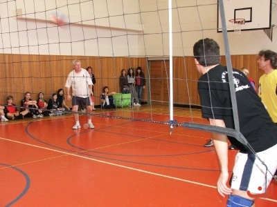 Sportovní klání žáků proti učitelům