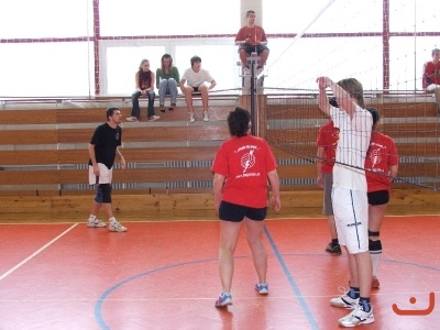 Sportovní klání žáků proti učitelům