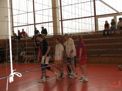 Sportovní klání žáků proti učitelům