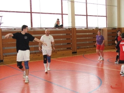 Sportovní klání žáků proti učitelům