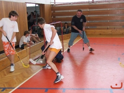 Sportovní klání žáků proti učitelům