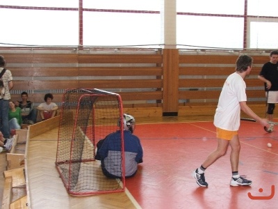 Sportovní klání žáků proti učitelům