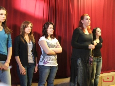 Projekt 9.B UaK