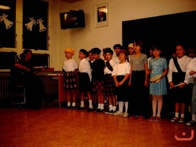 Vanocnistrom2002