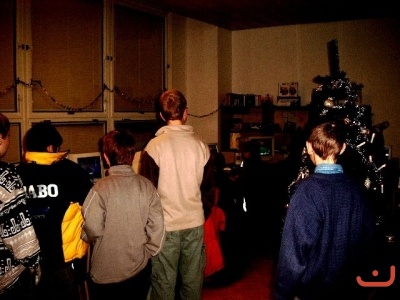 Vanocnistrom2002