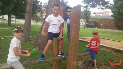 louka plna deti_85