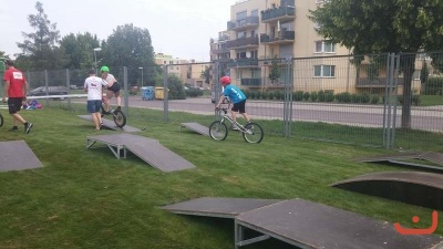 louka plna deti_95