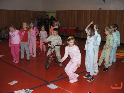 Pohni kostrou 2010