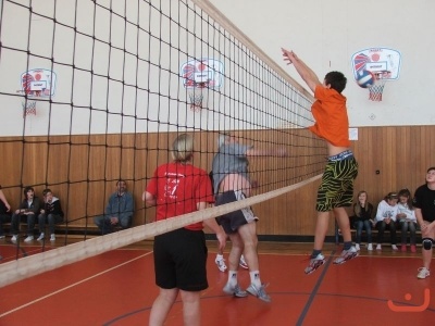 sportovní klání - žáci proti učitelům