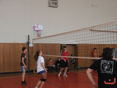 sportovní klání - žáci proti učitelům