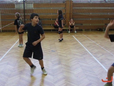 Turnaj v červeném minivolejbalu
