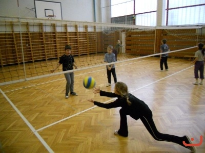 Turnaj v žlutém minivolejbalu
