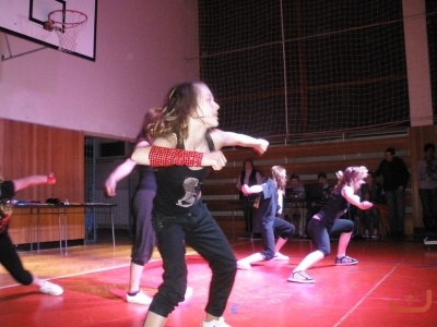 Pohni kostrou