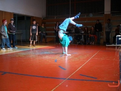 Pohni kostrou