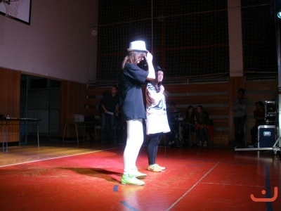 Pohni kostrou