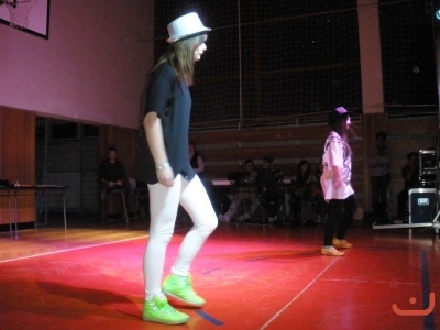 Pohni kostrou