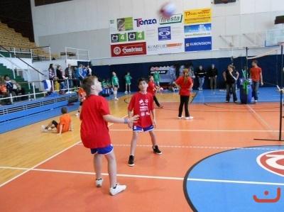 Barevný minivolejbal