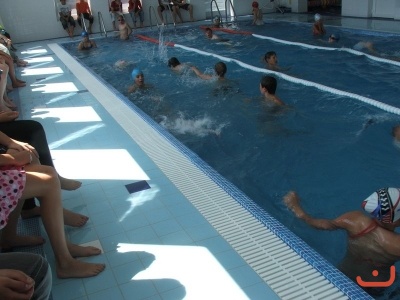 Plavecké závody školy