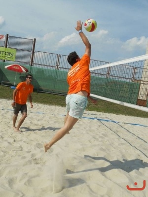 Nonstop 24-hodin beachvolejbal