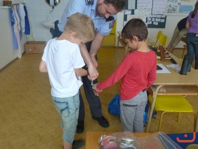 Policie ve školní družině