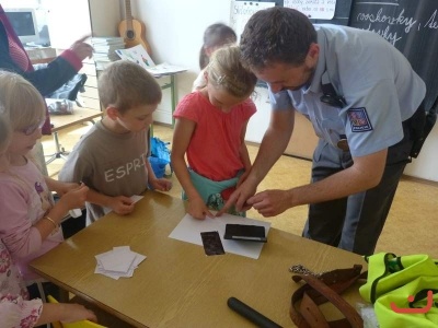 Policie ve školní družině