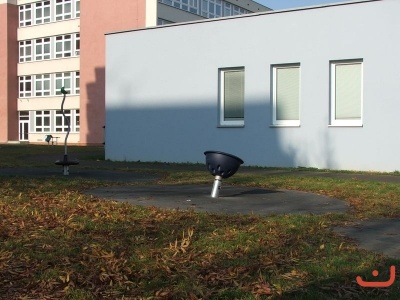 Exteriér a okolí školy