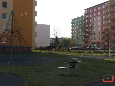 Exteriér a okolí školy