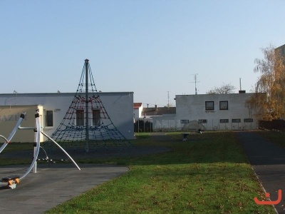 Exteriér a okolí školy