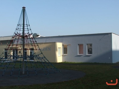 Exteriér a okolí školy