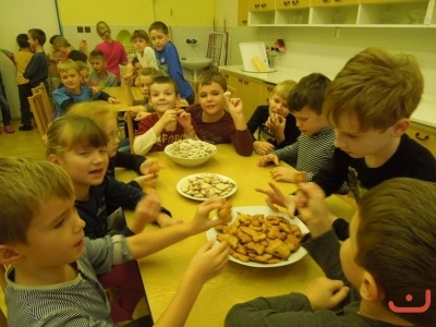 Pečení cukroví 2.A, 2.B