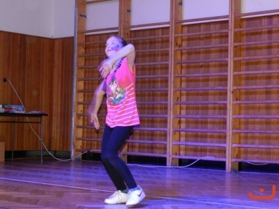 Pohni kostrou
