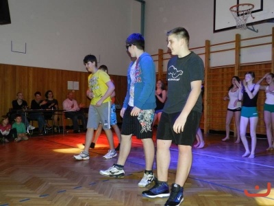 Pohni kostrou