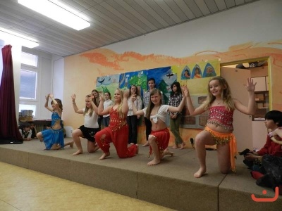 4.B a jejich divadlo