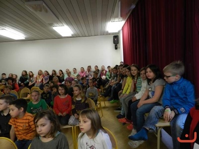 4.B a jejich divadlo