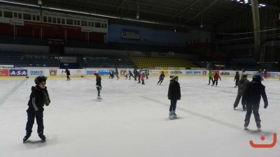 Bruslení na zimním stadionu