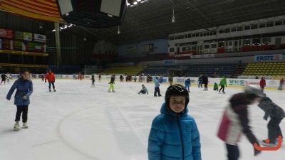 Bruslení na zimním stadionu