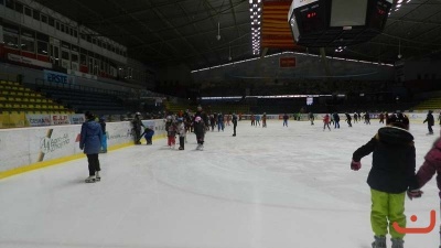 Bruslení na zimním stadionu