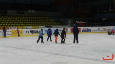 Bruslení na zimním stadionu