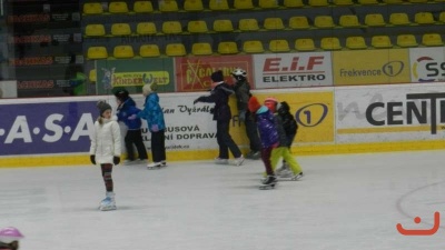 Bruslení na zimním stadionu