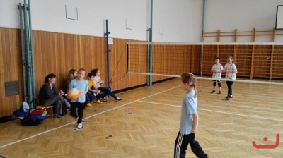 OP - oranžový minivolejbal