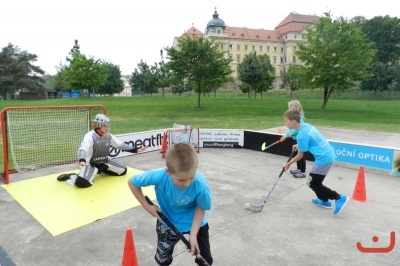 Louka sportuje