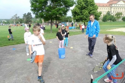 Louka sportuje
