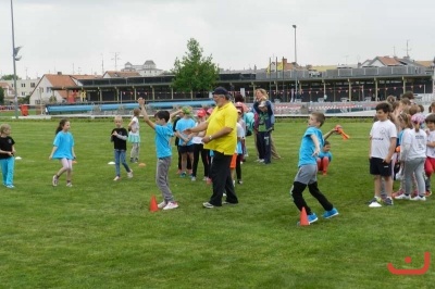 Louka sportuje