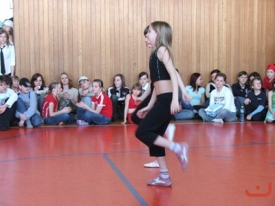 Pohni kostrou